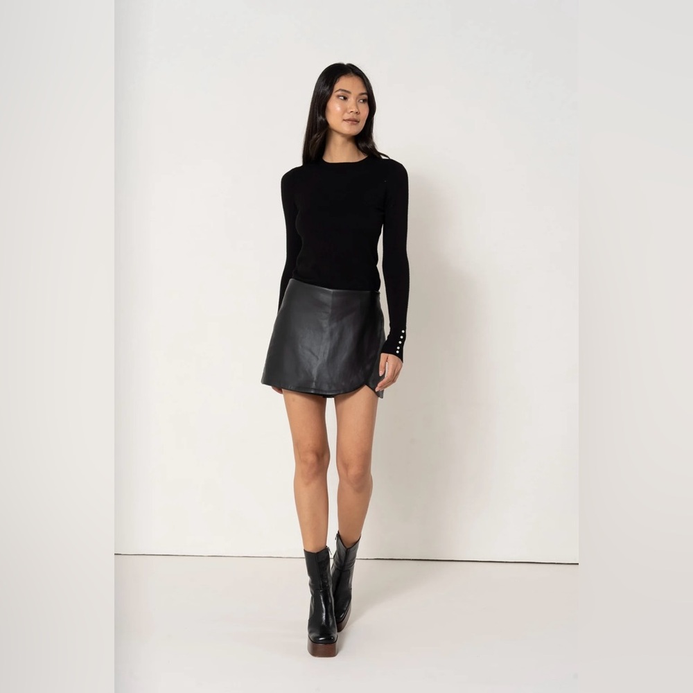 NEW WITH TAGS ORAIJE PARIS FAUX LEATHER SKORT